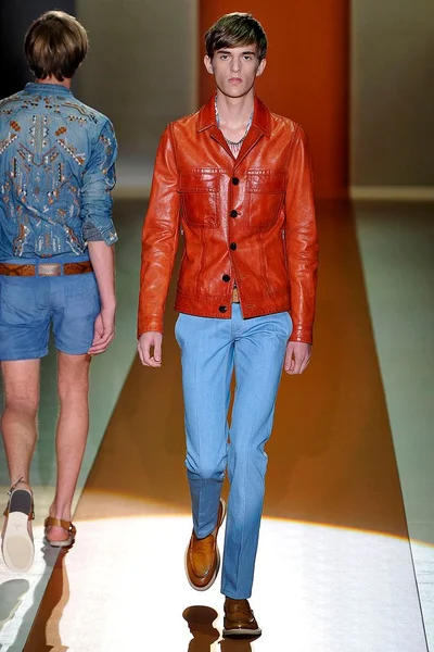 Look 26